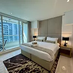 Sunrise Homes - Modern Studio Beside Dubai Canal